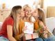 Los españoles “queremos” un poco más a mamá que a papá