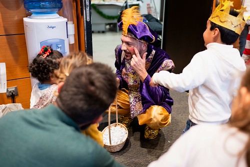 Los hospitales Quirónsalud en Sevilla reciben la visita del paje real para niños de trabajadores, ingresados y Hogar de Nazaret